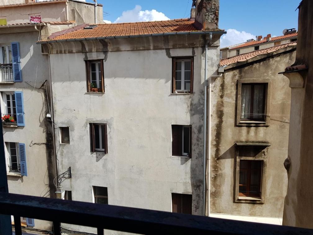 Ajaccio Vielle Ville Imperiale Grand Studio Pour 3 A 4 Personnes A Proximite Du Port Et Des Plus Belles Plages Luaran gambar